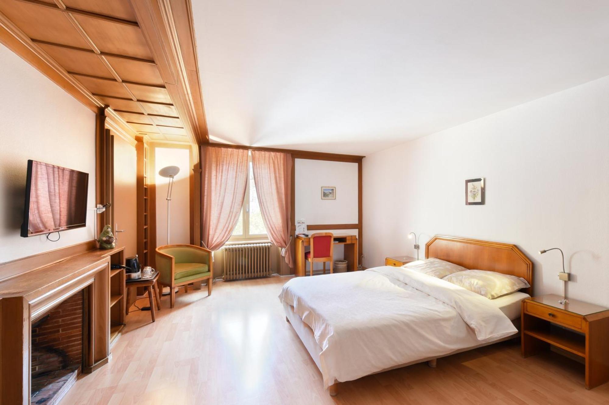 Hotel De L'Aigle Couvet Zimmer foto
